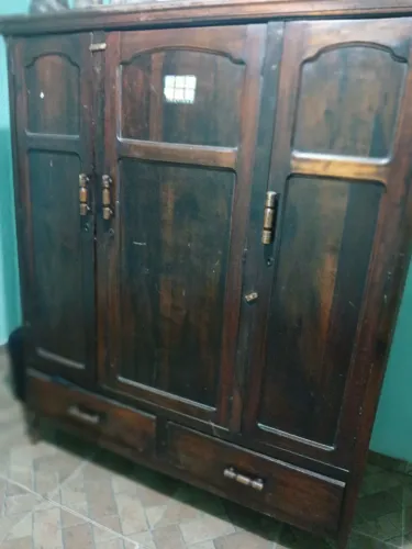 Guarda roupa madeira pura