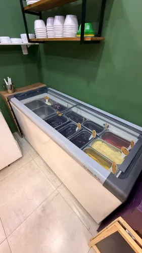 Freezer Metalfrio 405L + Balcão para self-service kit para começar seu negócio