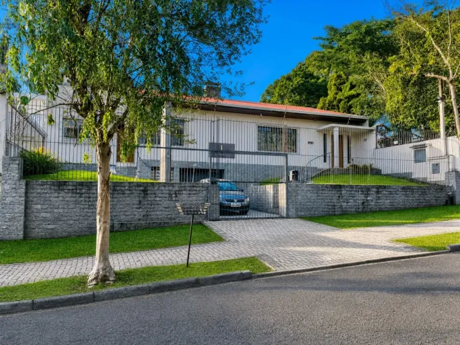 Casa Comercial com 8 quartos à venda por R$ 1800000.00, 432.00 m2 - JUVEVE - CURITIBA/PR