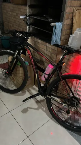 BICICLETA OGGI 7.0 18V USADA