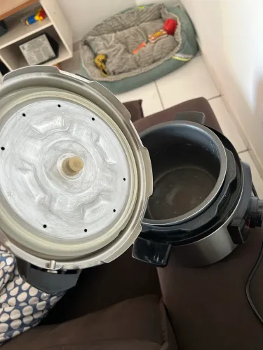 panela de pressão elétrica da marca Itatiaia
