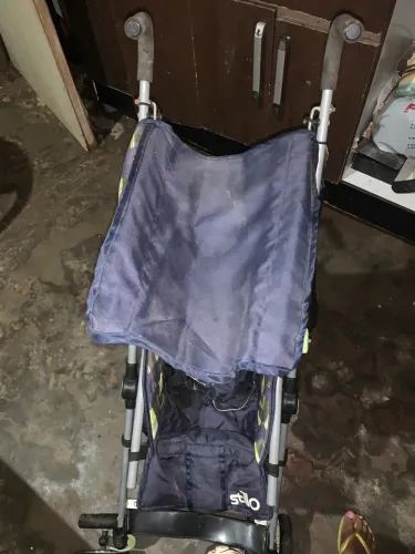 Carrinho de bebê passeio