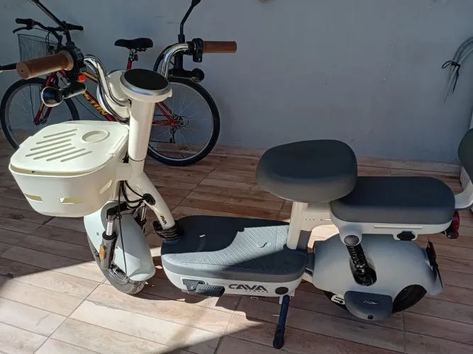 Scooter elétrica Cavalletta C3 Bike Cava, 550km rodados