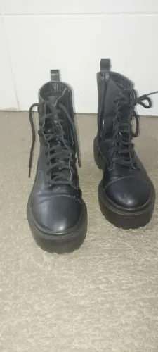 Coturno feminino preto