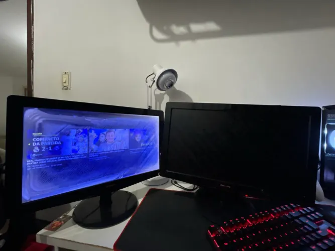 Monitor Philips 196V3L 18.5 OLHE A DESCRIÇÃO