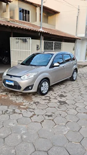 Ford Fiesta SE 1.6 8V Flex 5P 2014