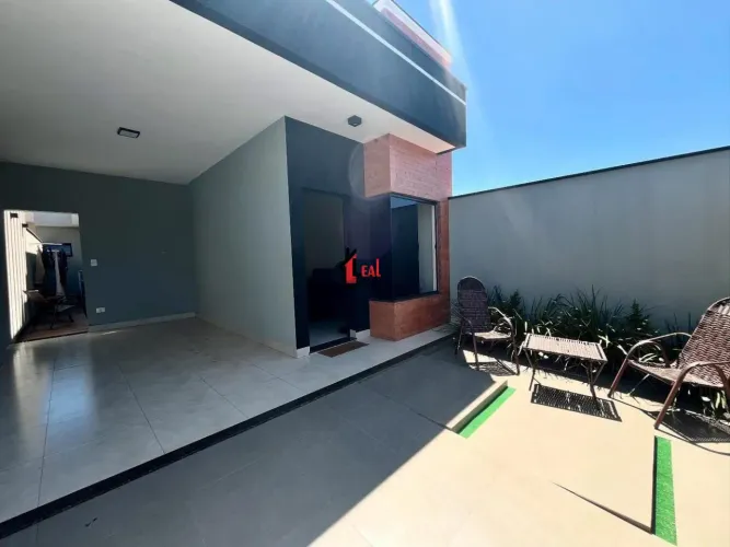 Casa para Venda em Regente Feijó, 2 dormitórios, 1 suíte, 2 banheiros, 1 vaga