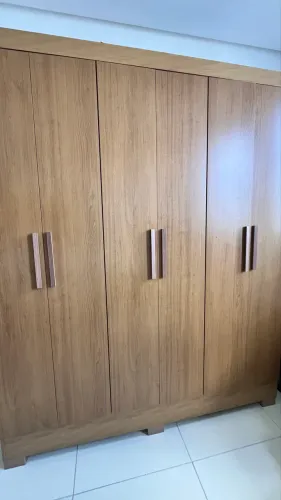 Guarda roupa 6 portas