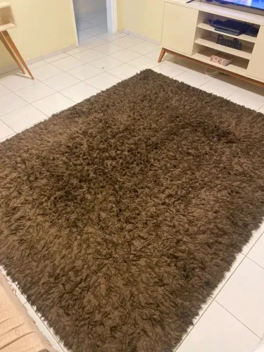 Tapete marrom para sala.