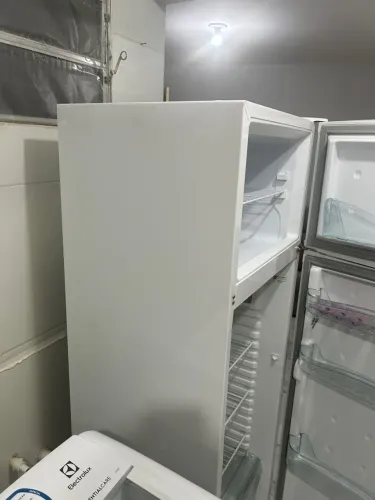 Geladeira cônsul duplex em excelente estado