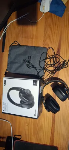 Fone AKG K361- BT COM DEFEITO