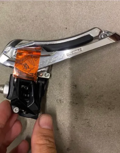 Câmbio dianteiro SHIMANO 105 R7000