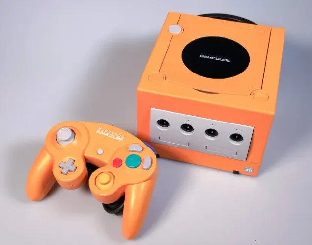 Nintendo Gamecube Amarelo / Laranja modelo DOL-001 saída digital - impecável