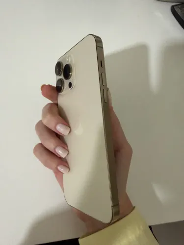 iPhone 14 Pro Max 256 dourado