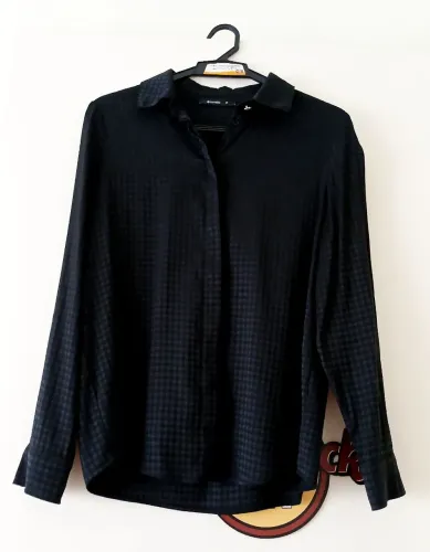 Camisa Feminina Cortelle Preta em Jacquard - Tamanho P