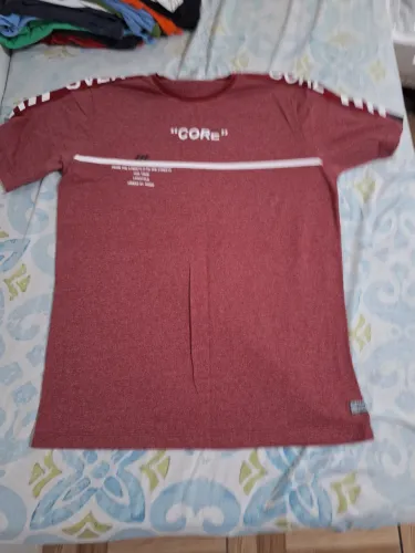 Camisa vermelha estampada