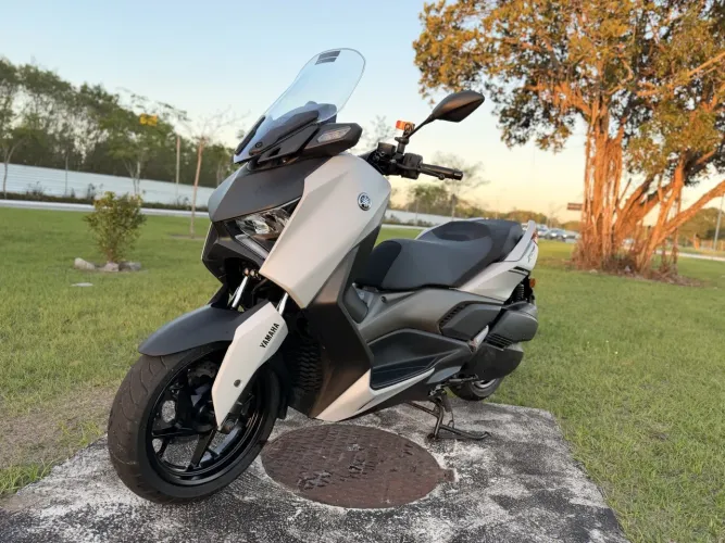 Yamaha Xmax 250 connected abs 2025
