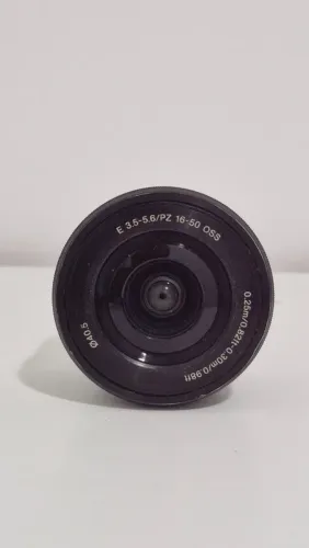 Lente e-mount Sony E 16-50mm f/3.5-5.6 PZ OSS