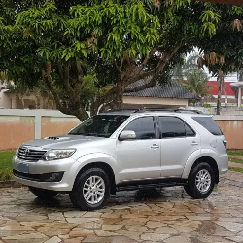 Toyota Hilux SW4 SRV D4-d 4X4 3.0 TDI Dies. AUT 2012