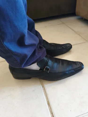 Sapato social preto no couro de carneiro