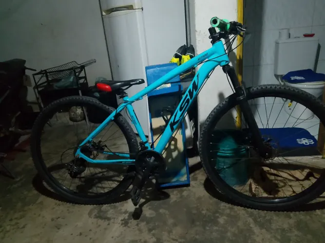 Bicicleta ksw azul marinho aro 29 semi novo toda original