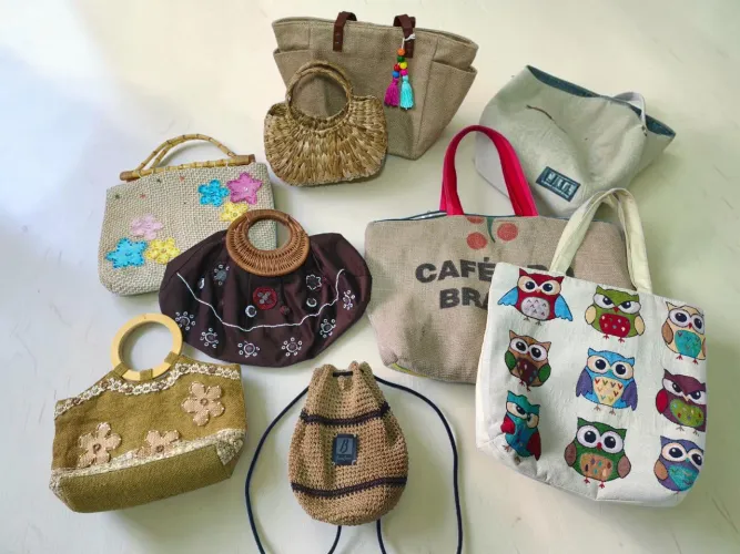 Lote bolsas artesanais palha bambu bordado