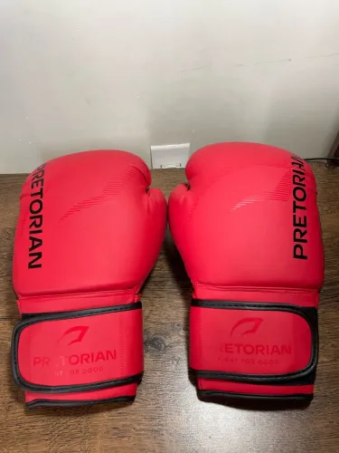 Vendo Luva Pretorian Tamanho 16OZ usada poucas vezes