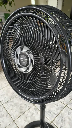 Ventilador de coluna Britânia 170 W turbo BVT451