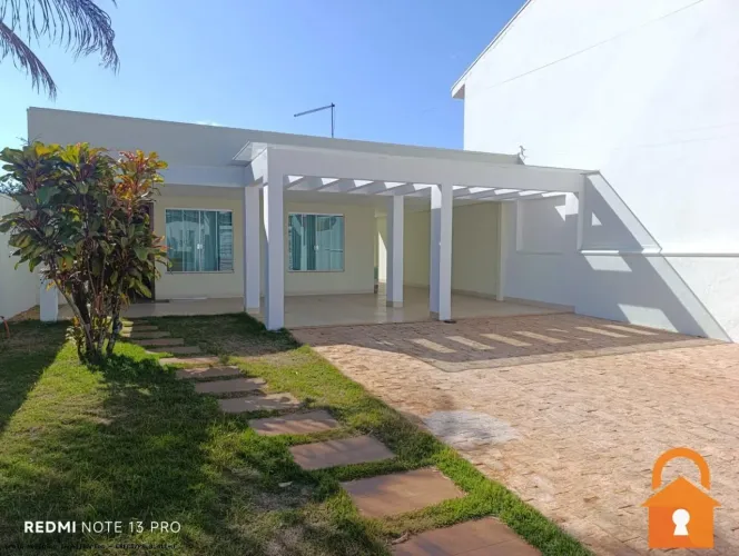 Casa ampla à Venda no Centro de Campo Mourão!