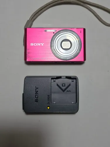 Câmera sony cybershot w610 completa e perfeita.