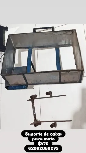 Suporte de caixa para moto