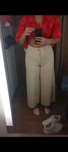 Calça bege estilo pantacour Renner tamanho 40