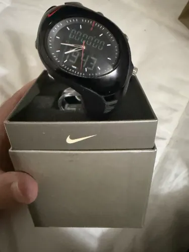 Relógio Nike Triax Swift AnaDigi Black Red