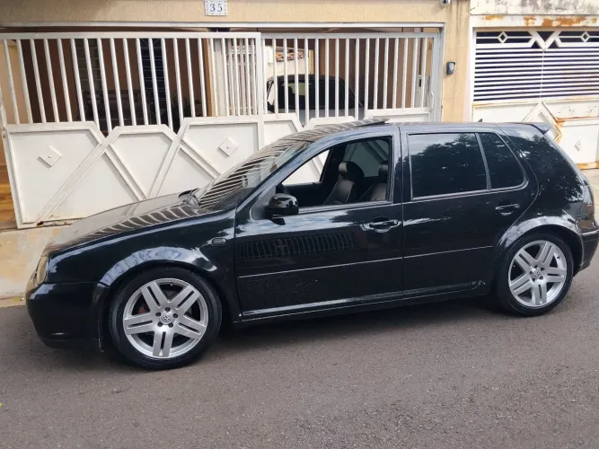Volkswagen Golf GTI 1.8 MI 180/193cv Turbo 4P Mec. 2002