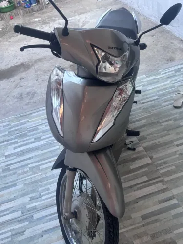 Honda Biz 110i 23/24 - 5.700 km