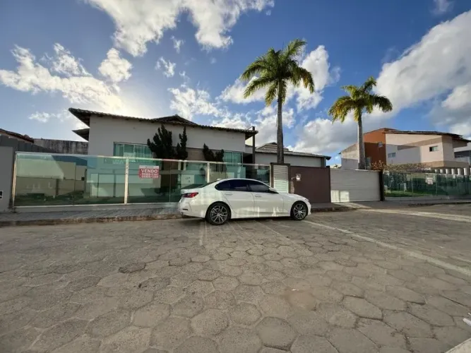VENDE-SE CASA | 3 SUÍTES | CONDOMÍNIO FECHADO