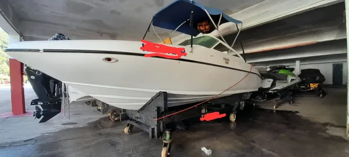 Vendo lancha focker 16 pés, motor Mercury 60 HP 4 Tempos CT 184 horas de uso.