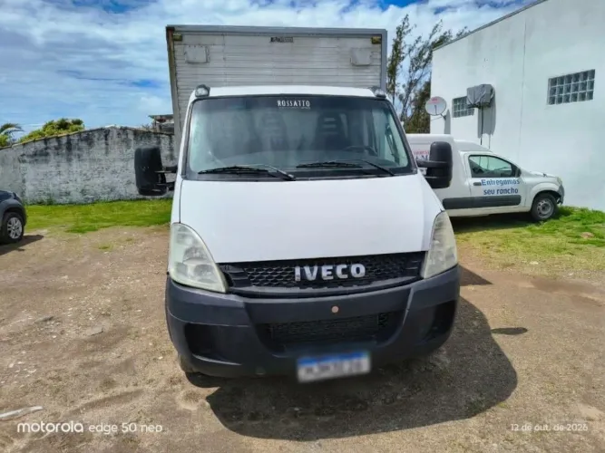 Caminhão Iveco Daily Baú