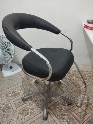 Cadeira de salão 450,00