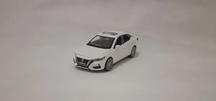 Nissan Sentra em metal- coleção