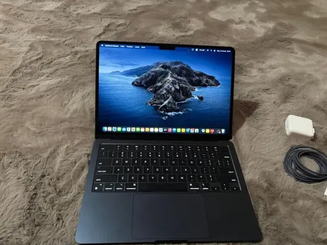 MacBook Air M3 13" 16GB RAM | 55 ciclos | 99% bateria