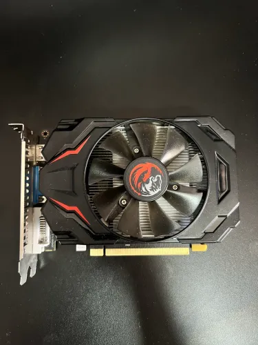 Placa de vídeo AMD Radeon 4GB DDR5