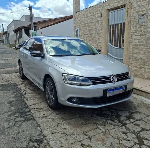 Volkswagen Jetta Comfortline 2.0 T.flex 8V 4P Tipt. 2011