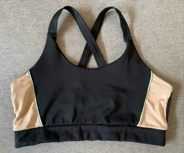 Top Cross Graphene Fitness M Preto com detalhe nude