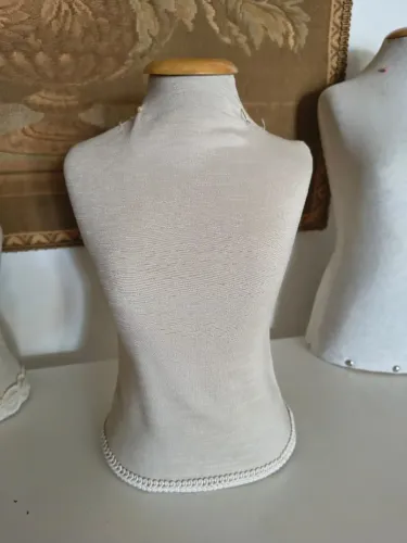 Expositor/Busto para jóias
