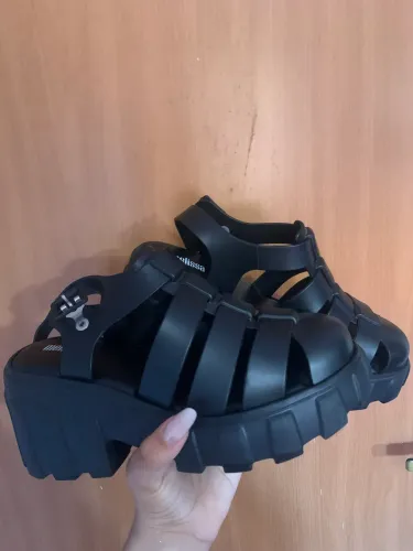 Melissa Megan á venda