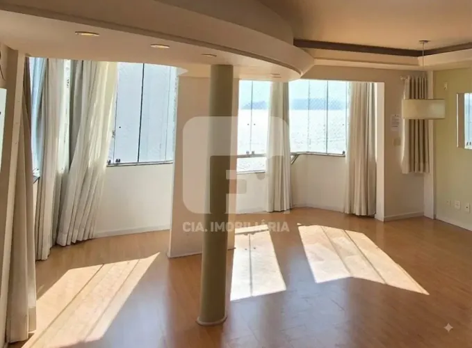 Apartamento à venda na Agronômica com 140 m², com vista mar na Agronômica - Florianópolis