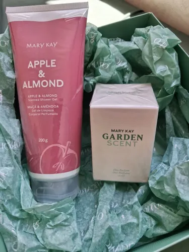 Kit perfume+gel corporal marykay