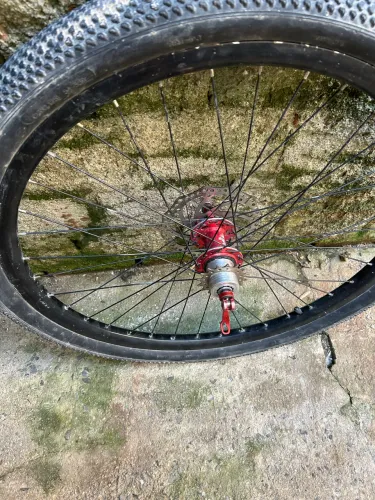 VENDO ARO TRASEIRO COM CUBO TANKE