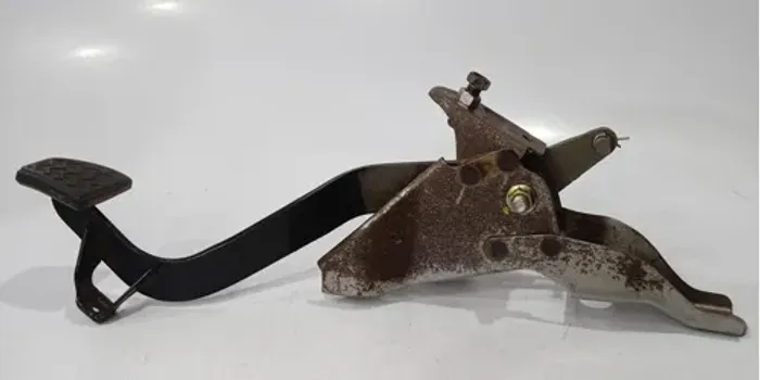 Pedal Embreagem Toyota Etios 2013 - 2018